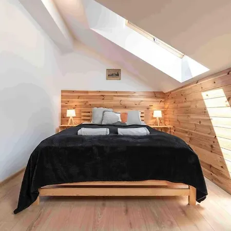 Apartament Modrzewiowy Apartamento